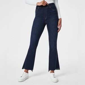 Spanx Jeans Kick Flare Raw Hem Pull On Dark Wash size small